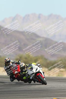 media/Oct-30-2025-Racers Edge (Thu) [[dabbdaf680]]/3-B Group/Session 2 (Turn 14)/